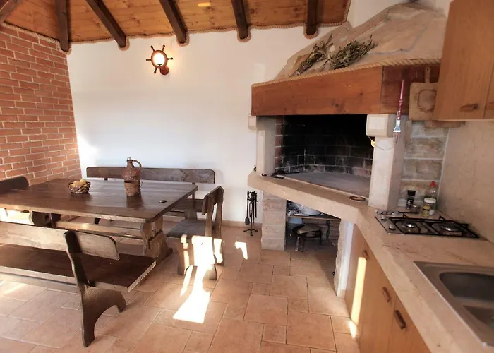 Marija * 特罗吉尔